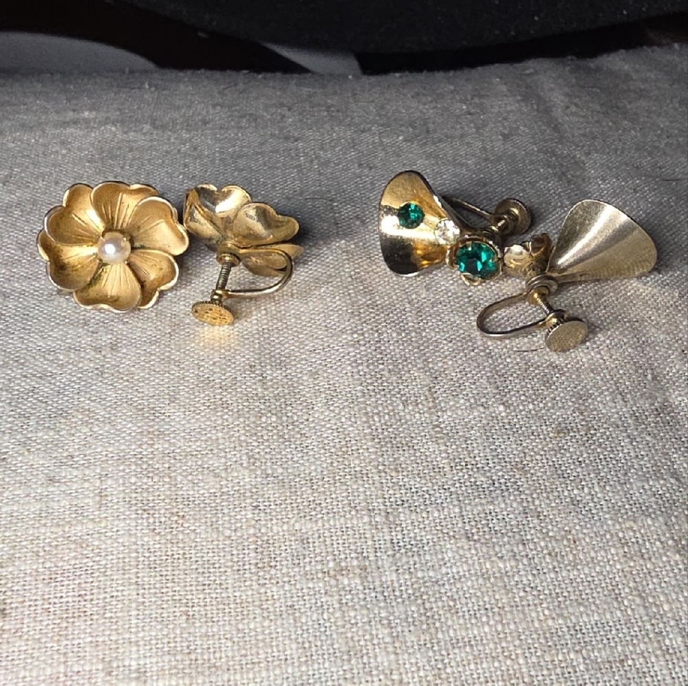Gold Floral Earrings with Pearl and Green Gemstones